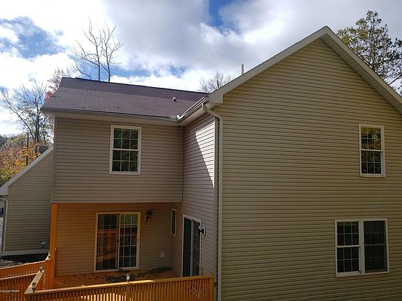 3rd image of 2138 Warwick Cir