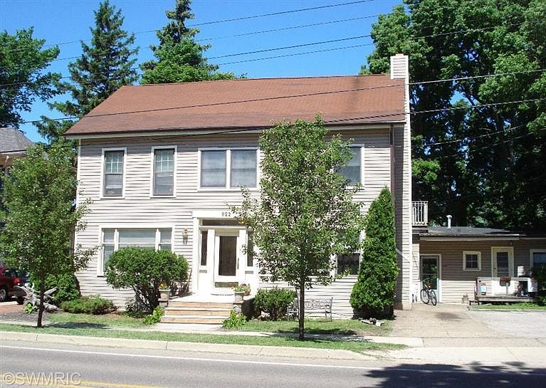1st image of 922 Lake Blvd