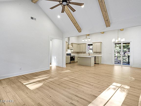 4th image of 4268 Lee Rd