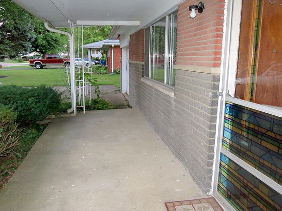 3rd image of 62 Cedar Bluff Dr