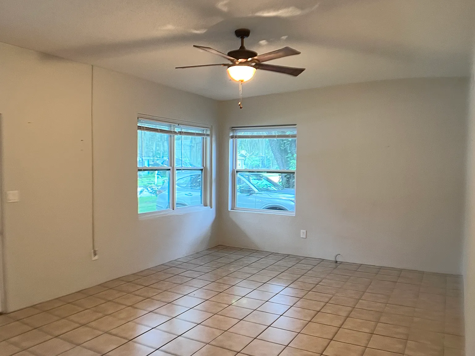 1120 Sunshine Ave — Photo 3