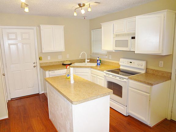 5th image of 427 Kylie Ln