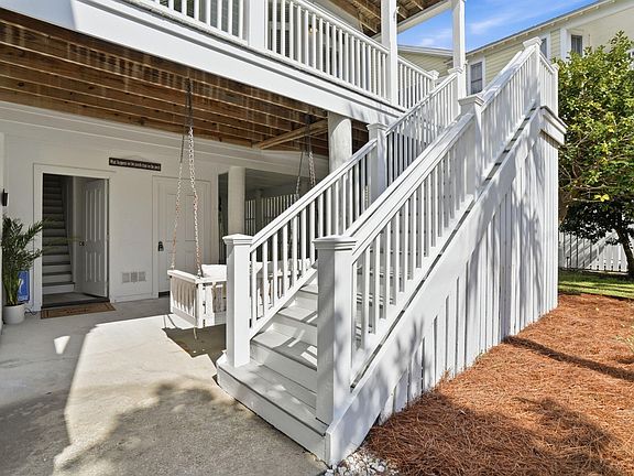 2nd image of 805 Jungle Rd #A