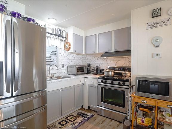 4th image of 30411 Francis St