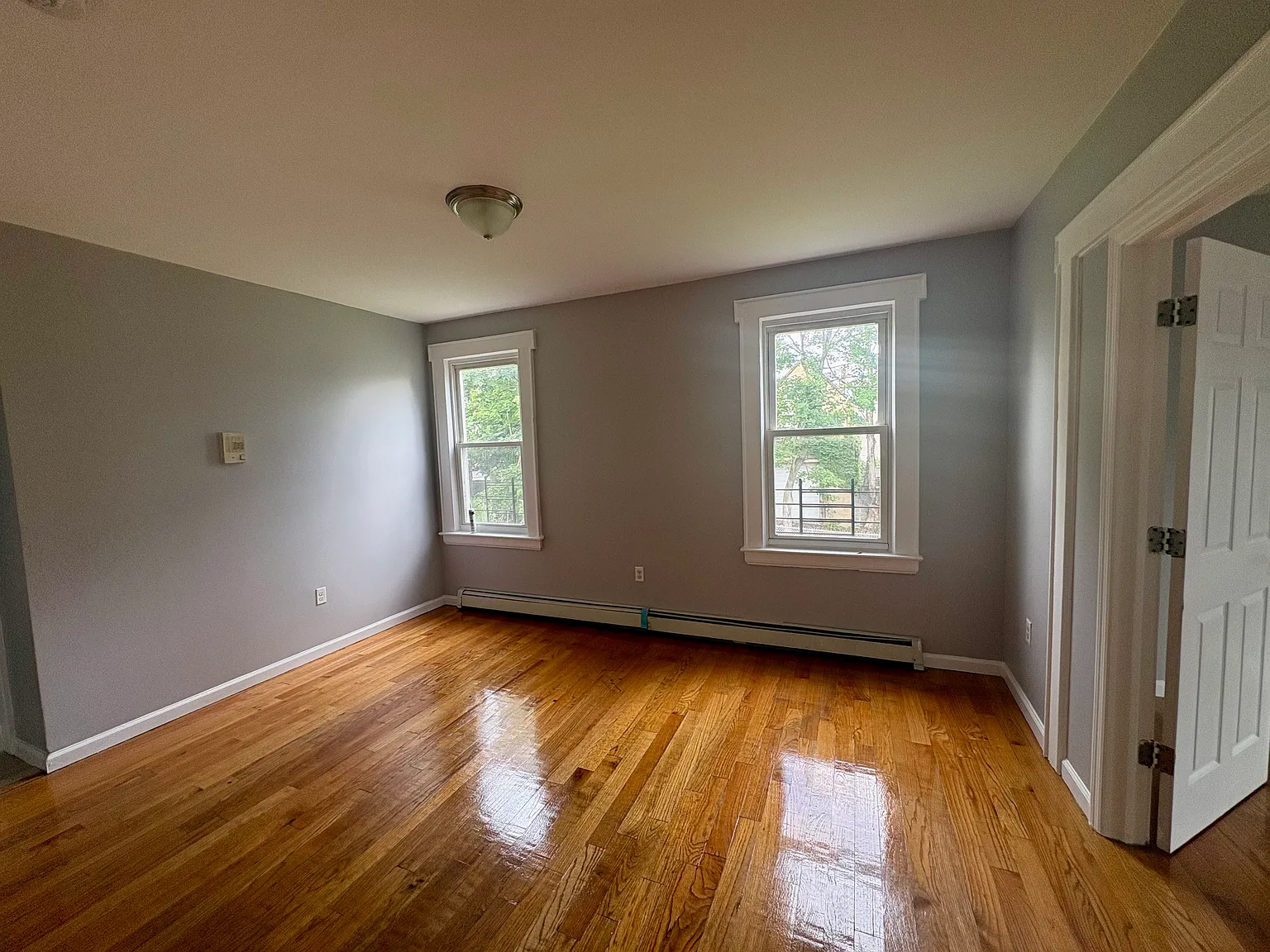 3 bed, 1300 sqft, $2,550 — Photo 2