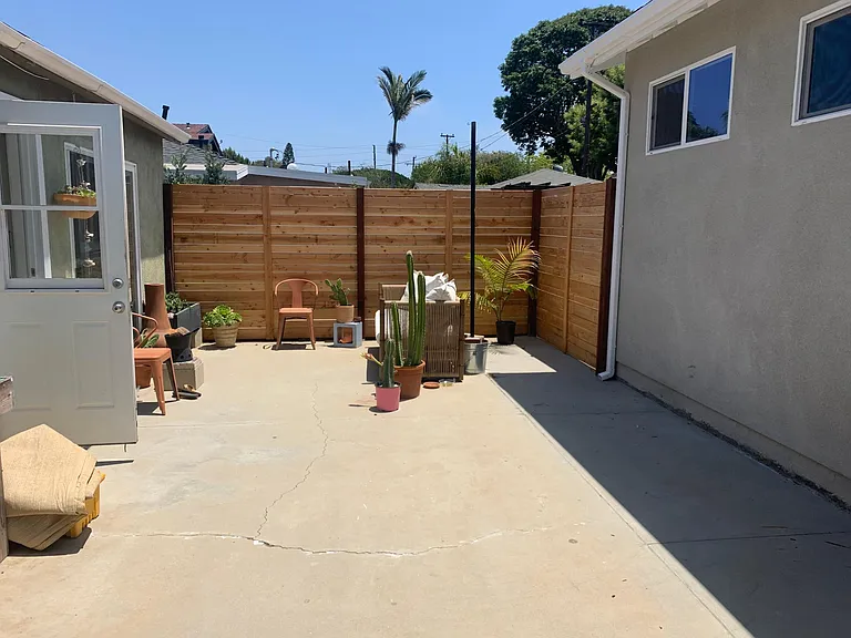 933 Dogwood St — Photo 5