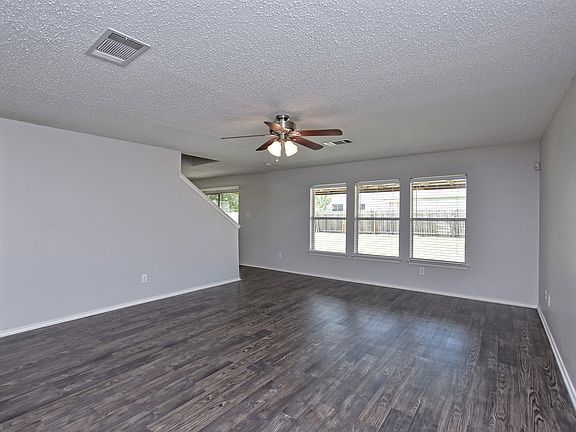 4th image of 2617 Glen Field Dr