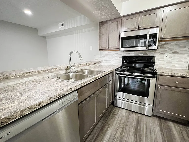 Deercross Apartments — Photo 59