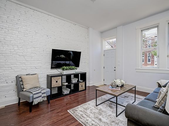 3rd image of 23 N Patterson Park Ave