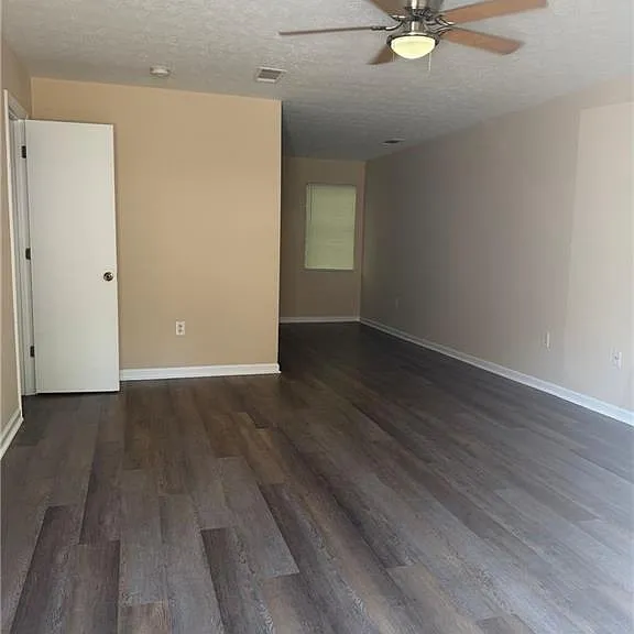 209 E Wilson St #48 — Photo 2