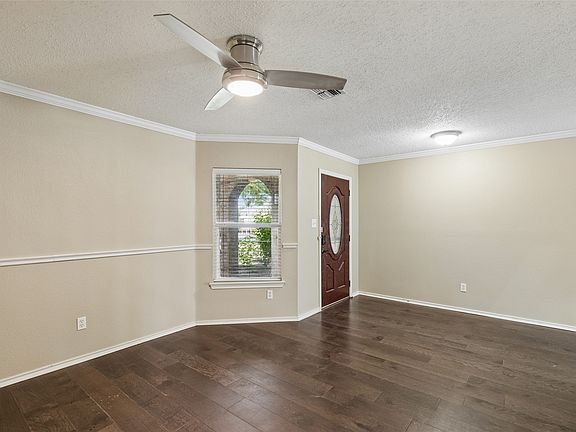 5th image of 2308 Collington Dr