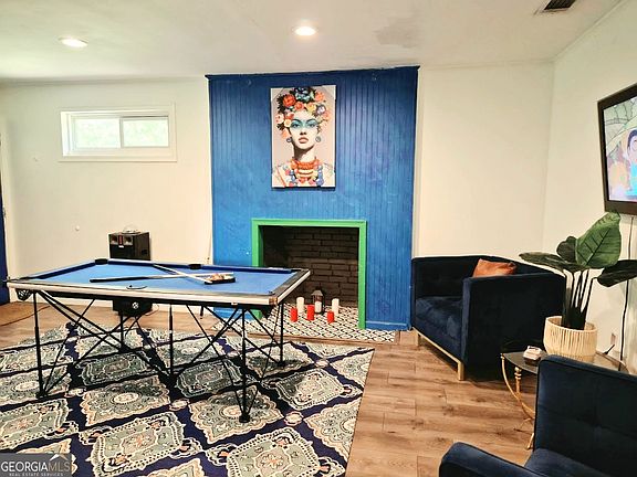 5th image of 406 Pinelea Rd