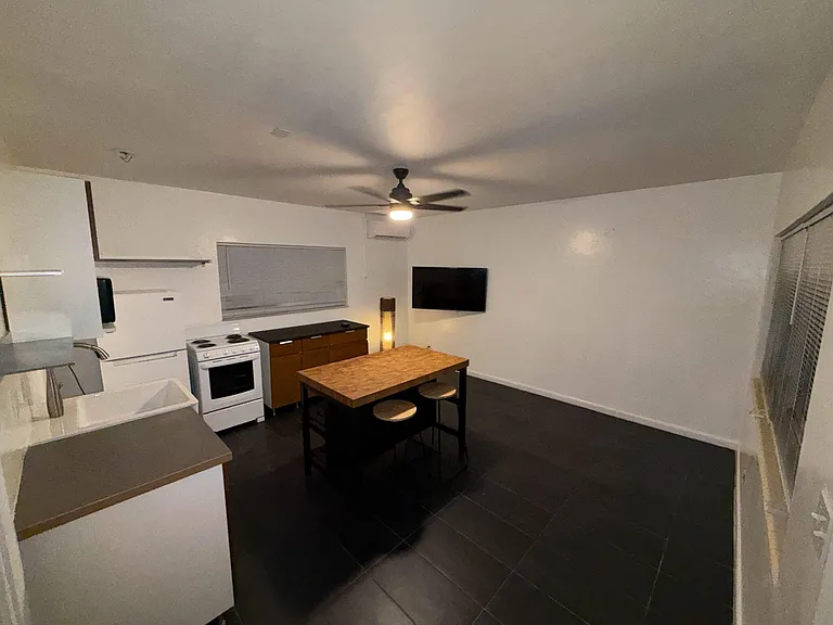1004 W Las Olas Blvd #2 — Photo 7