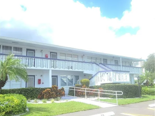 82 Oakridge Cir #82-G, Deerfield Beach, FL 33442