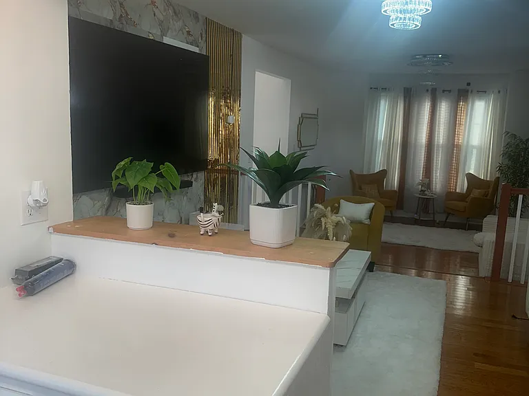 409 Pewter Ct — Photo 4