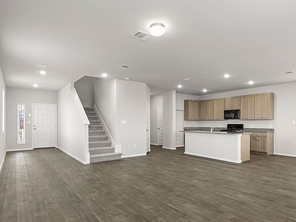 5th image of 220 Cider Creek Dr