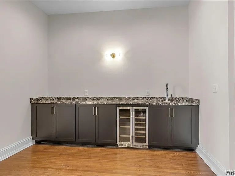 674 Main St #3 — Photo 18