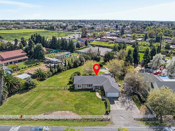 4th image of 2455 Higgins Rd