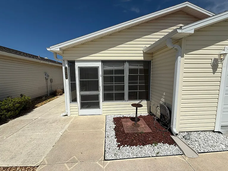 2829 Burgos Dr — Photo 2