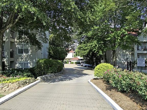3rd image of 3655 Habersham Rd NE APT 323
