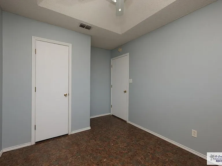 2804 Vienna St — Photo 12