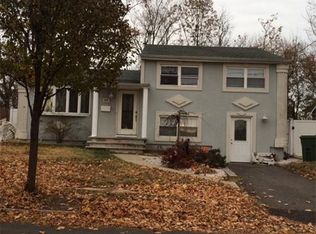80 Albert Dr, Parlin, NJ