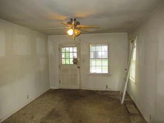 3rd image of 1537 Finley Ave