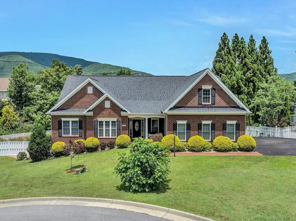 1305 Panorama Cir, Salem, VA 24153