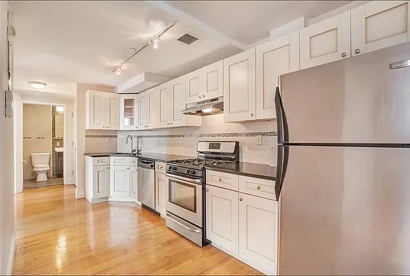 Kitchen, photo 1