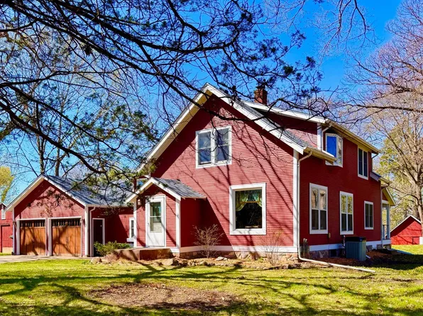 28080 Morgan Ave, Lindstrom, MN 55045