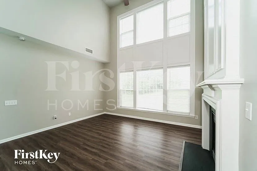 5 bed, 3.0 bath, 2785 sqft, $2,830 — Photo 4