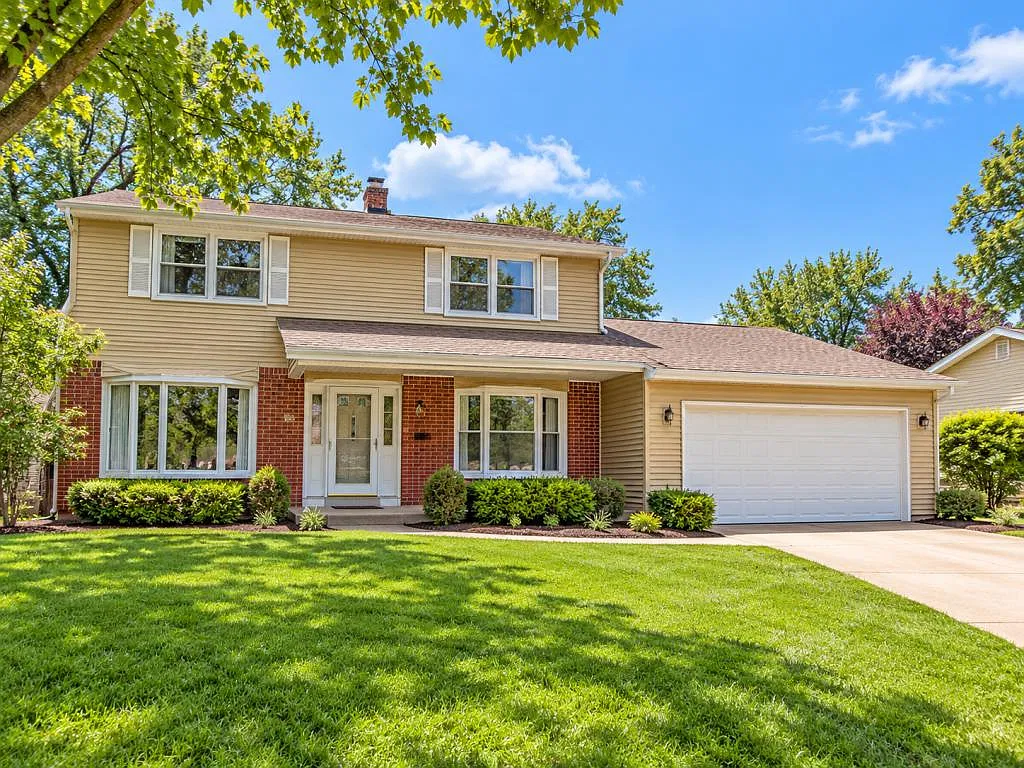 18 Ava Ln — Photo 1
