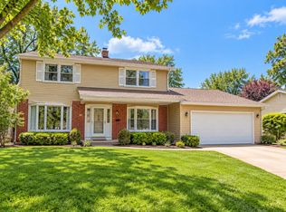 18 Ava Ln, Williamsville, NY 14221