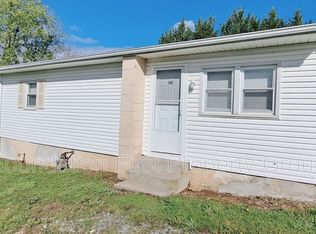 392 W Cherry Ln, Dallastown, PA 17313