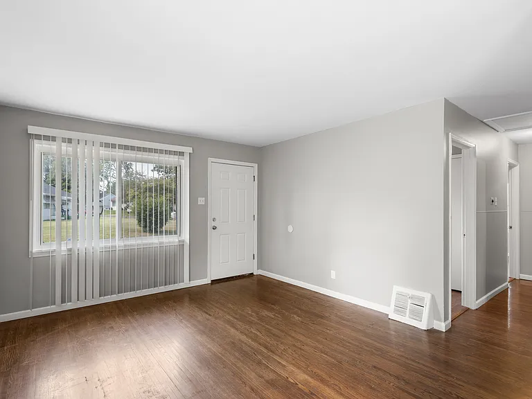 204 Tay Rd — Photo 5