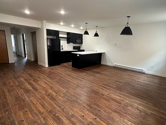 5th image of 105 Central Ave W #6