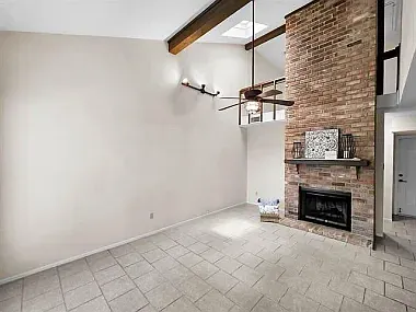1084 Sunmeadow Dr — Photo 2