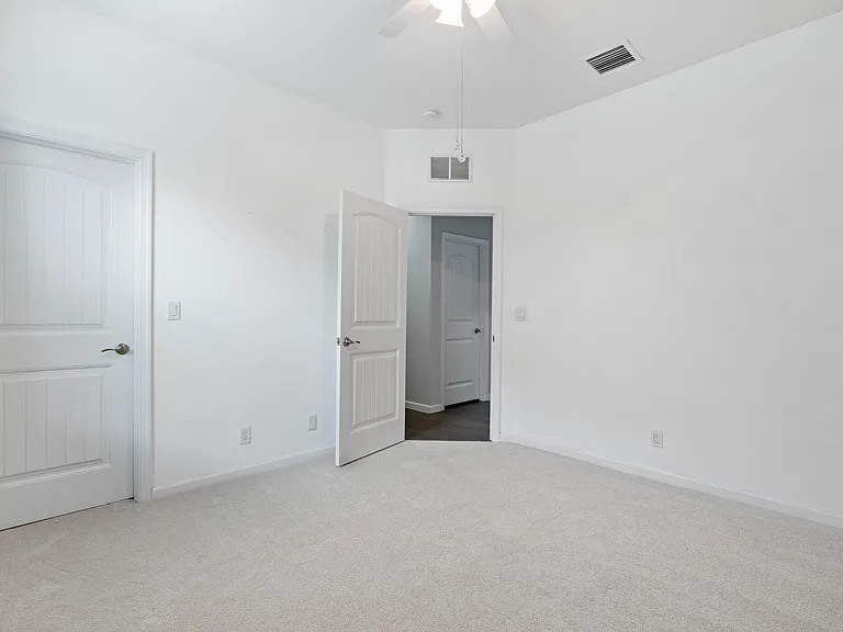 7018 Limestone Cay Rd — Photo 35