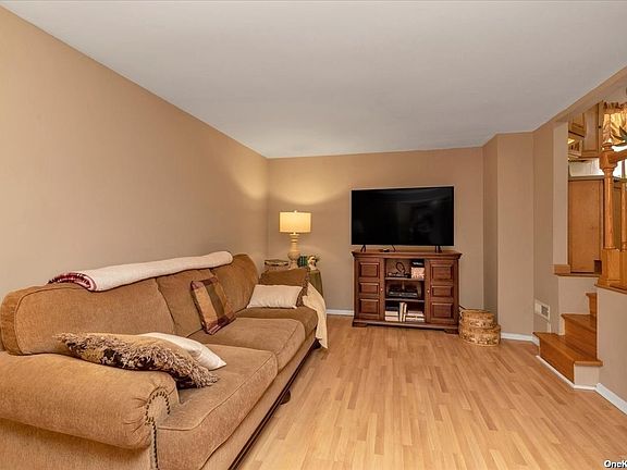 5th image of 6 Culver Ct