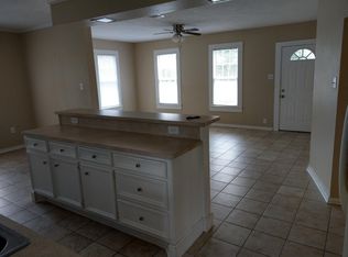 834 Howell Ave, La Marque, TX 77568