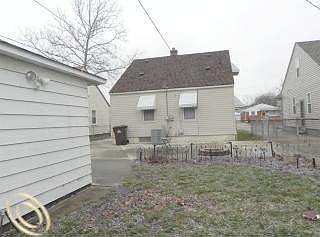 3rd image of 29251 Barton St