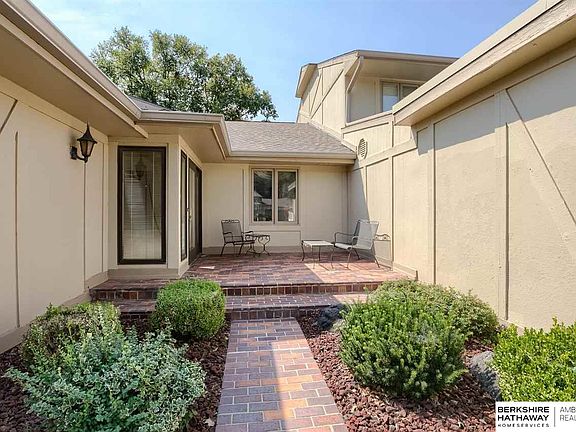2nd image of 6024 Oakcrest Plz