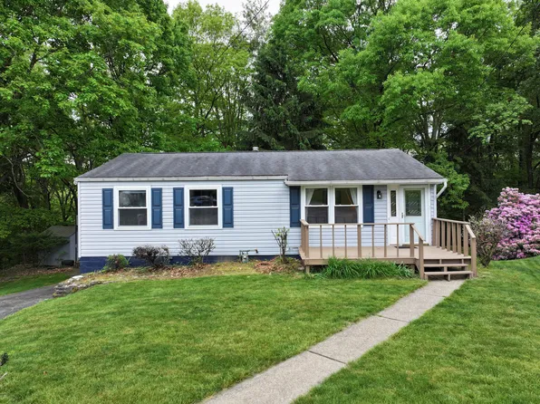 3000 Woodview Dr, Allison Park, PA 15101