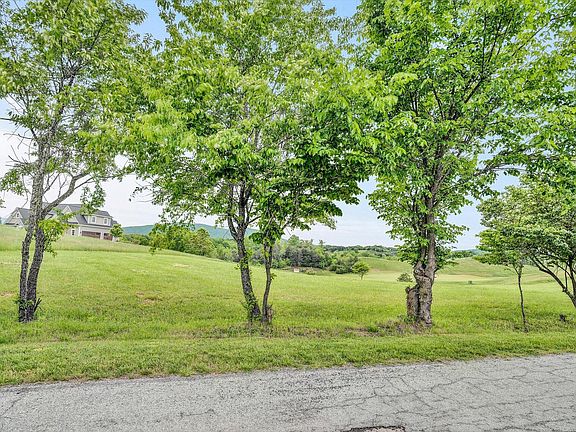 3rd image of 3837/3843 Saul Ln #7