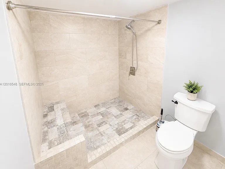 110 Salamanca Ave #PENTHOUSE — Photo 16