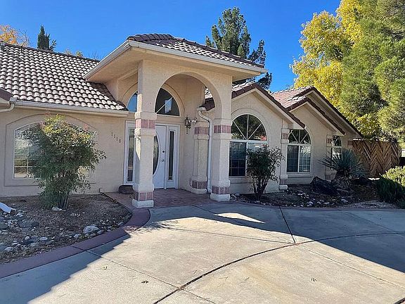 3rd image of 1118 E Chokeberry Dr
