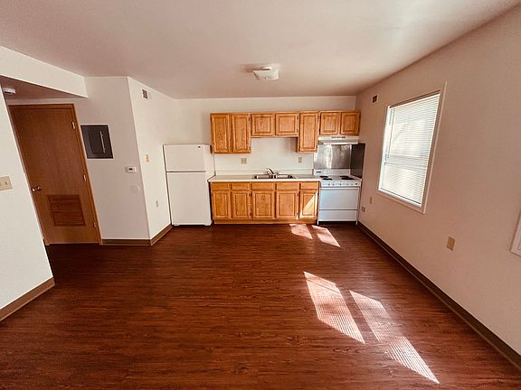 4th image of 408 E Maple St #39