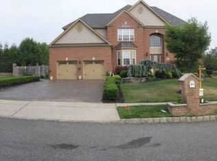 14 Macfarlane Cir, Monroe Township, NJ 08831