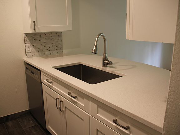 Deep kitchen sink