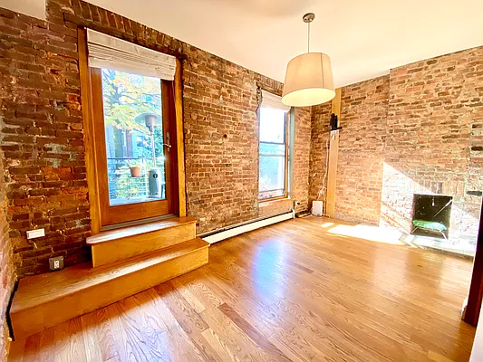 Rented by Compass | media 11